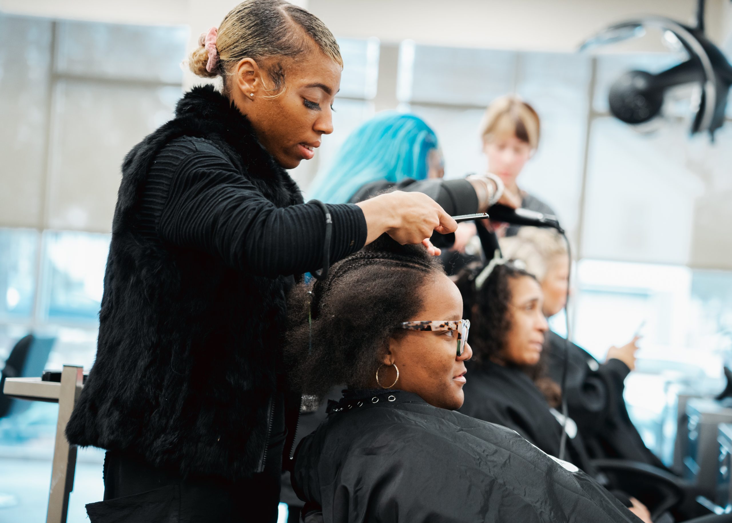 Cosmetology/Hairdressing Icon